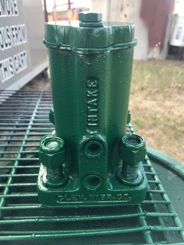 Cleveland Vibrator Co. 1200VM impact piston vibrator. Unused, new paint.