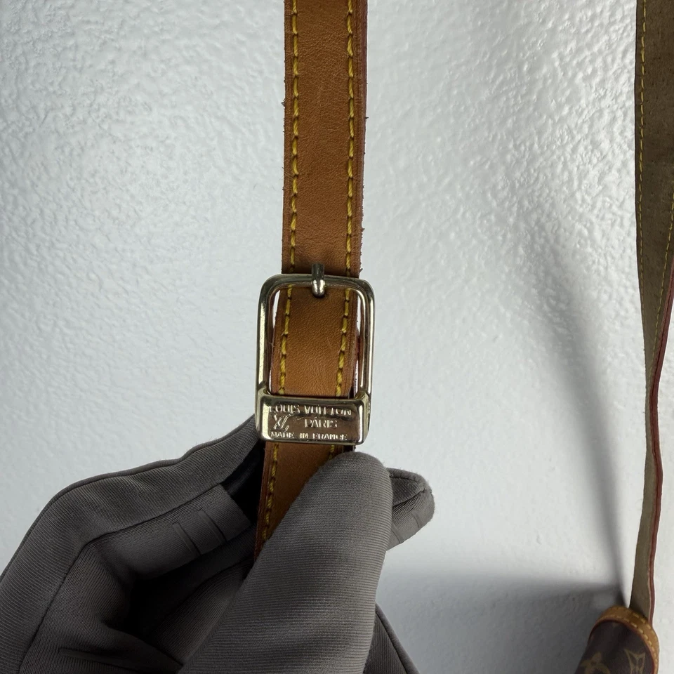 Bolso Bandolera Louis Vuitton Vintage Monograma Cuero Borde Marrón Icónico Foto 4 de 4