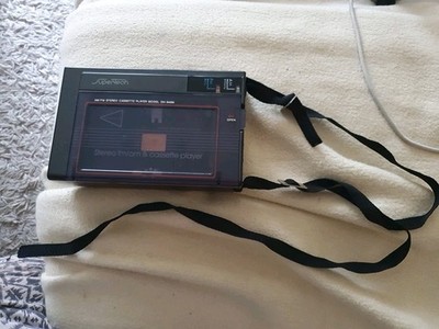 Supertech Walkman Cassetten Player mit Radio AM/ FM aus den 1980er/ 1990er