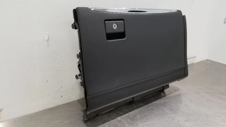 17 CONJUNTO GUANTERA INFINITI QX80 NEGRA Foto 4 de 4