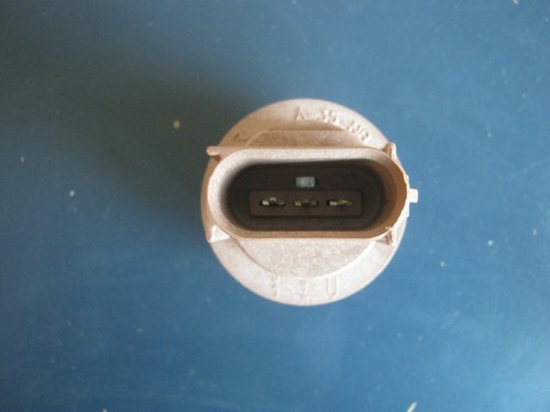 NUEVO Original Ford OEM Bombilla de estacionamiento Enchufe Frontal Trasero 2U5A-13411-SB - Imagen 3 de 3