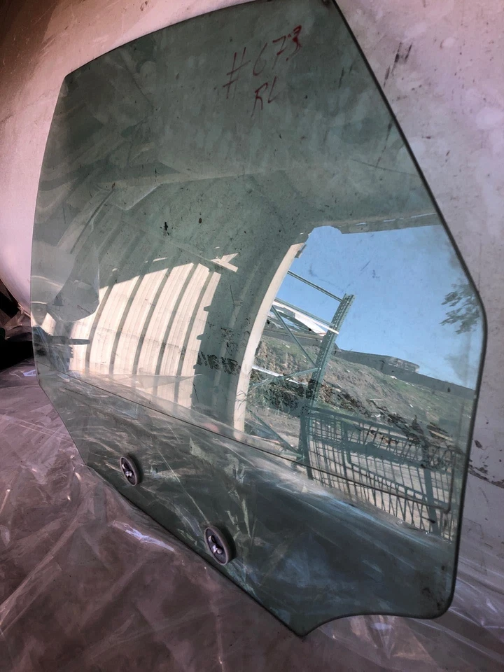 Ford Taurus LX 2000 puerta trasera izquierda lado del conductor vidrio/ventana Foto 2 de 4