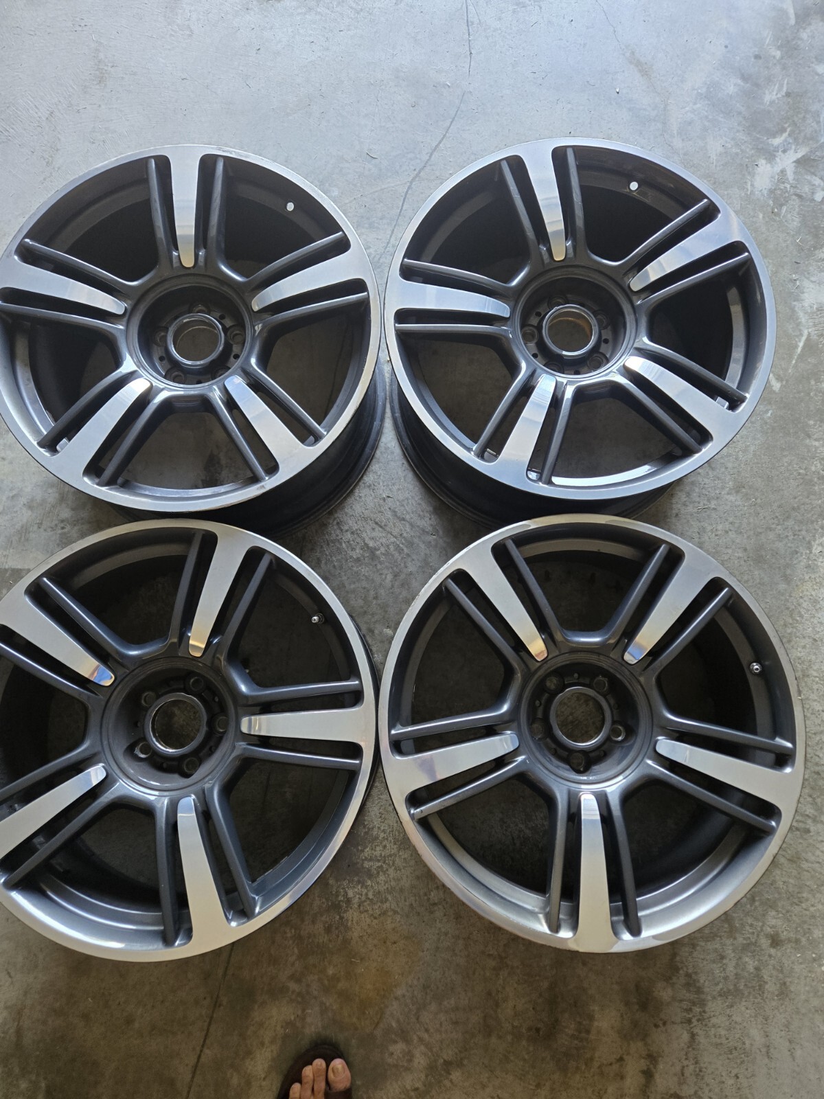 Special Whls for Rolls Royce 21inch Whls for Ghost/Dawn/Wrath. GRY/BLK SET OF 4