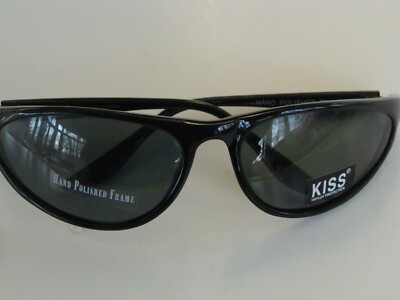 NWT Kiss 100 percent UV Black Frame Protective Sunglasses  display picture 1