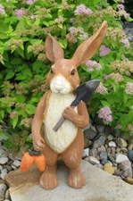 BUNNY Rabbit w/Carrot & Shovel SCULPTURE/Figurine~Primitive/Country Farmhouse