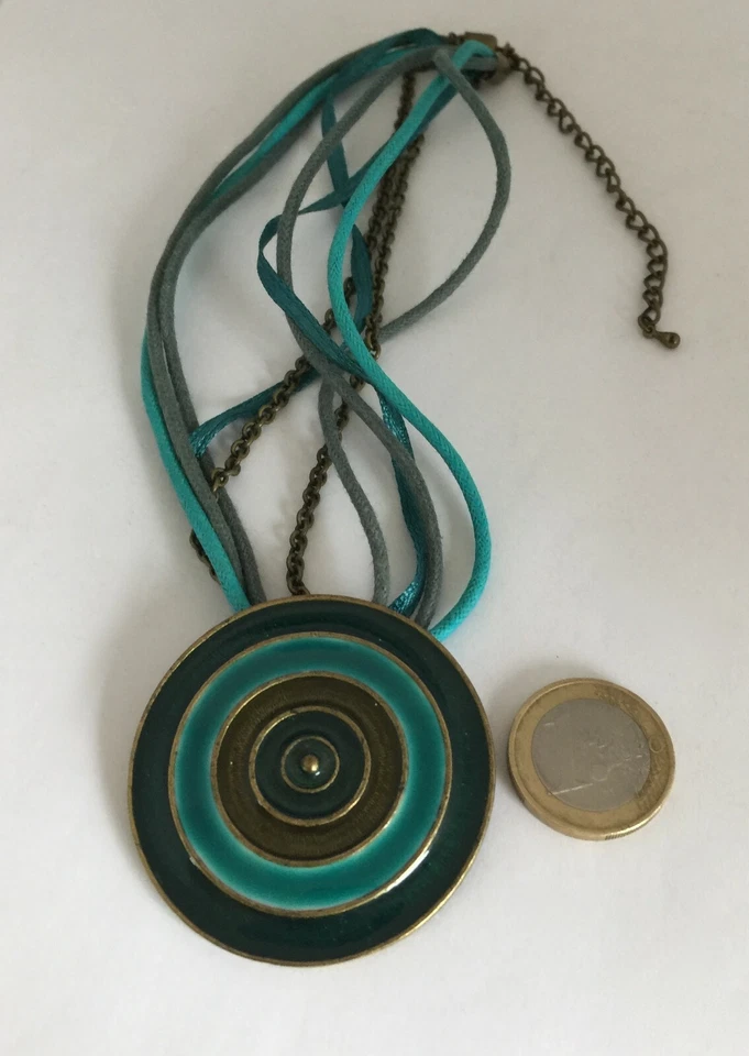 COLLIER MULTI RANG/ PENDENTIF ROND/ METAL/ CONTON TRESSE/SOIE/ LBMDJ/ANNEES 2000 - Photo 4/4