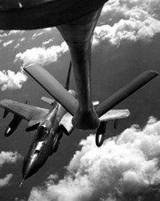 Boeing KC-135A Stratotanker refueling a Thunderchief 8x10 Vietnam War Photo 319