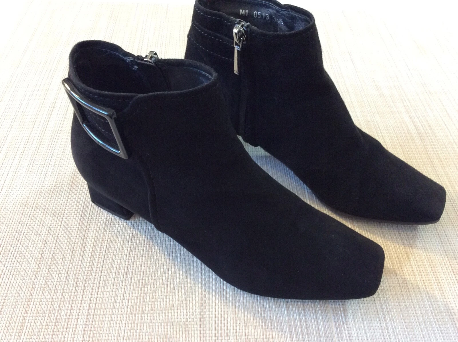 Bottes à talons bas pour femmes Christian Dior en daim noir taille 6,5 148,