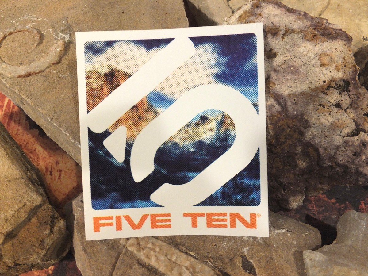 Adesivo Decalcomania Five Ten 2,75” / 5/10: Sticker Originale Per Escursione, Bici Da Corsa E Outdoor – Blu Montagna