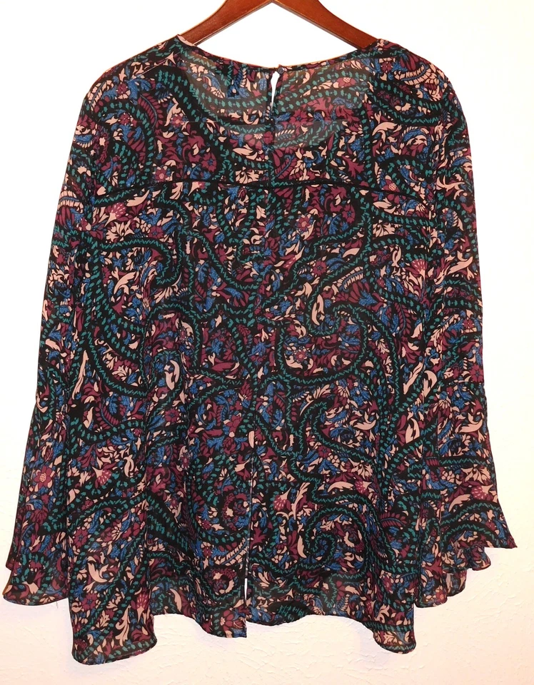 Blusa Top Jessica Simpson Para Mujer Talla Grande 2X Manga Larga Campana Estampado Pullover Foto 2 de 3