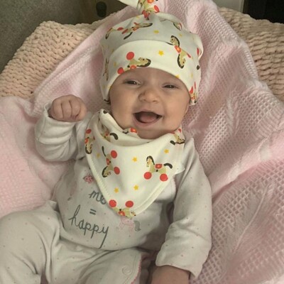 Charlie Horse Baby Mütze und Lätzchen Geschenkset mit Box Idee Babyparty Geschenk 