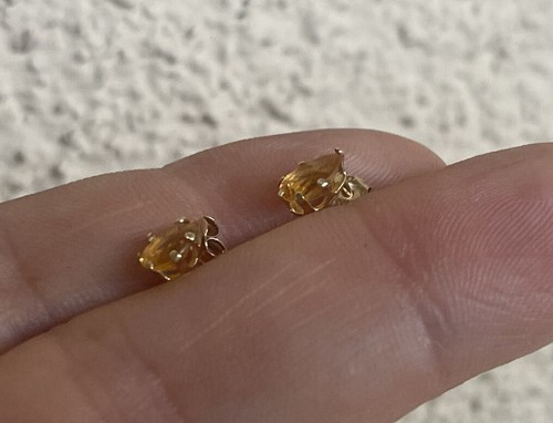 Oval Cut Yellow Citrine Fancy Stud Post Earrings 18K Yellow Gold 0.49 grams - Picture 7 of 9