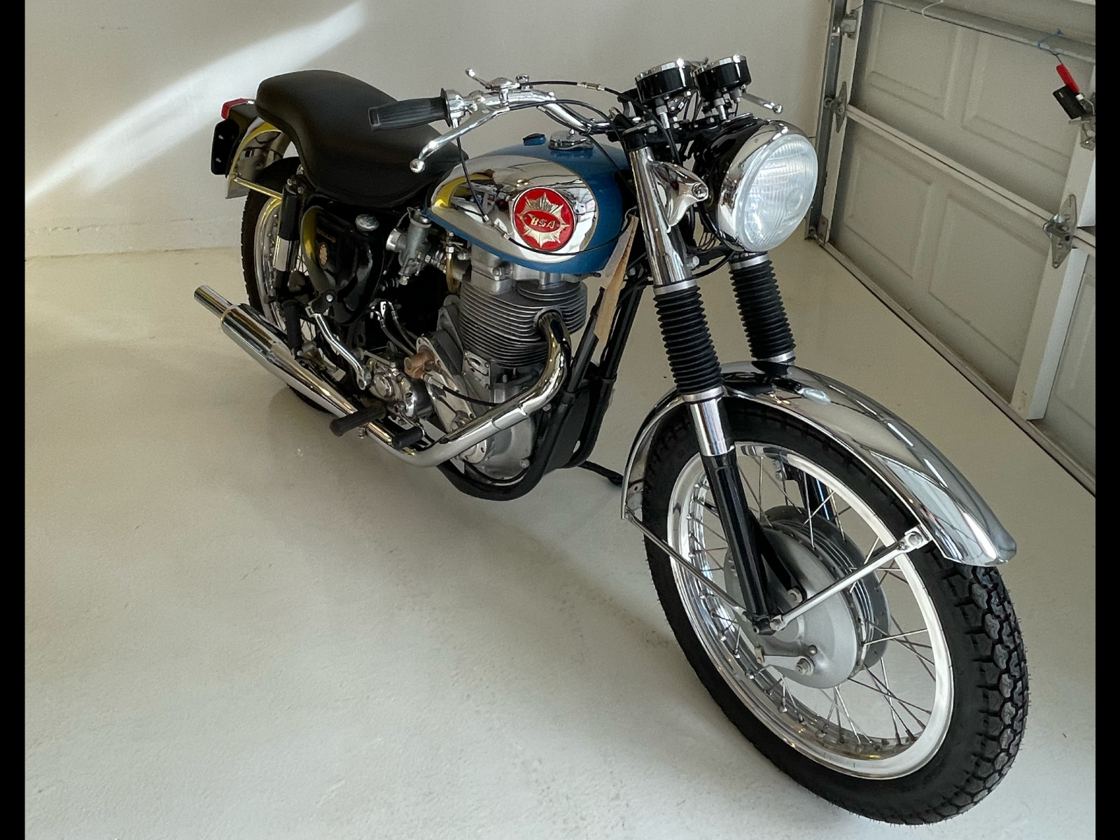 1960 BSA Gold Star 500 3 item image