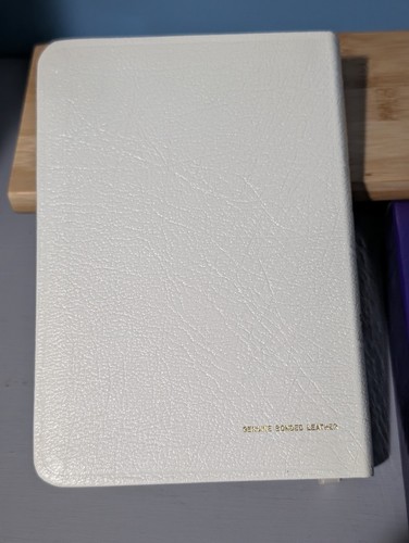 Nelson Personal Gift Bible 9024 White with Box - 1971 - Picture 5 of 10