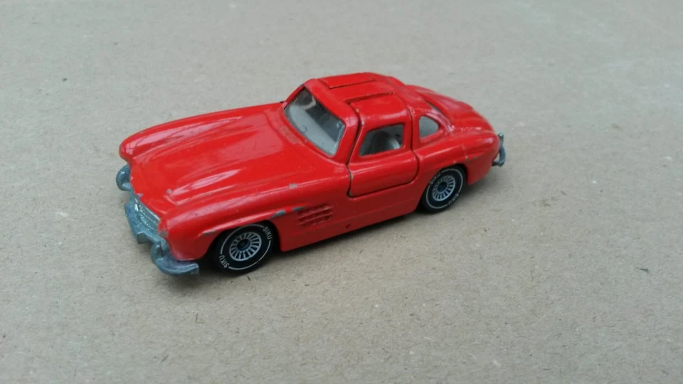 Siku 1073 – Mercedes 300 SL, rot