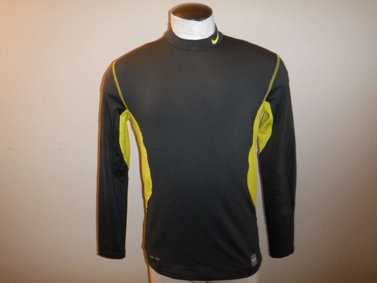 Men's Nike Pro Combat HYPERWARM Fitted sz Medium Gray LS Mock Turtleneck Shirt