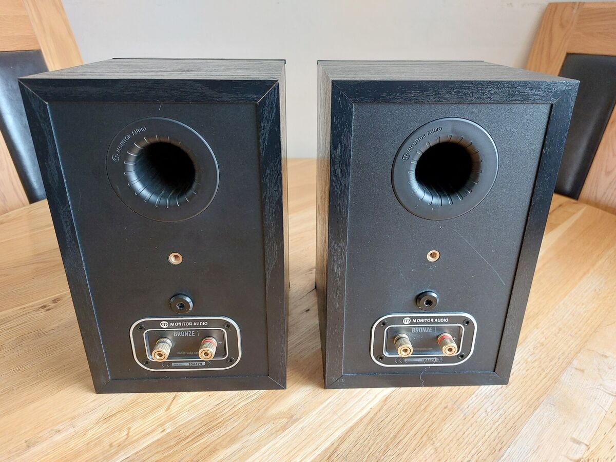 Monitor Audio Bronze 1 HiFi Bookshelf Speakers - Carbon Monitor Audio Bronze 1 HiFi Bookshelf Speakers - Carbon
