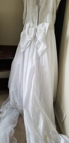 NEW MORI LEE Size 8 White Wedding Dress 1999 Long Train Sequins Beaded Ruffles - Picture 3 of 12