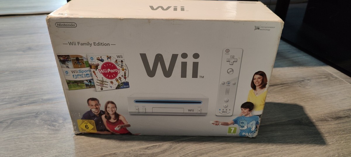 Wii U デラックスファミリーセット Nintendo Wii U Deluxe Set bundled with 'ZombiU' and Pro