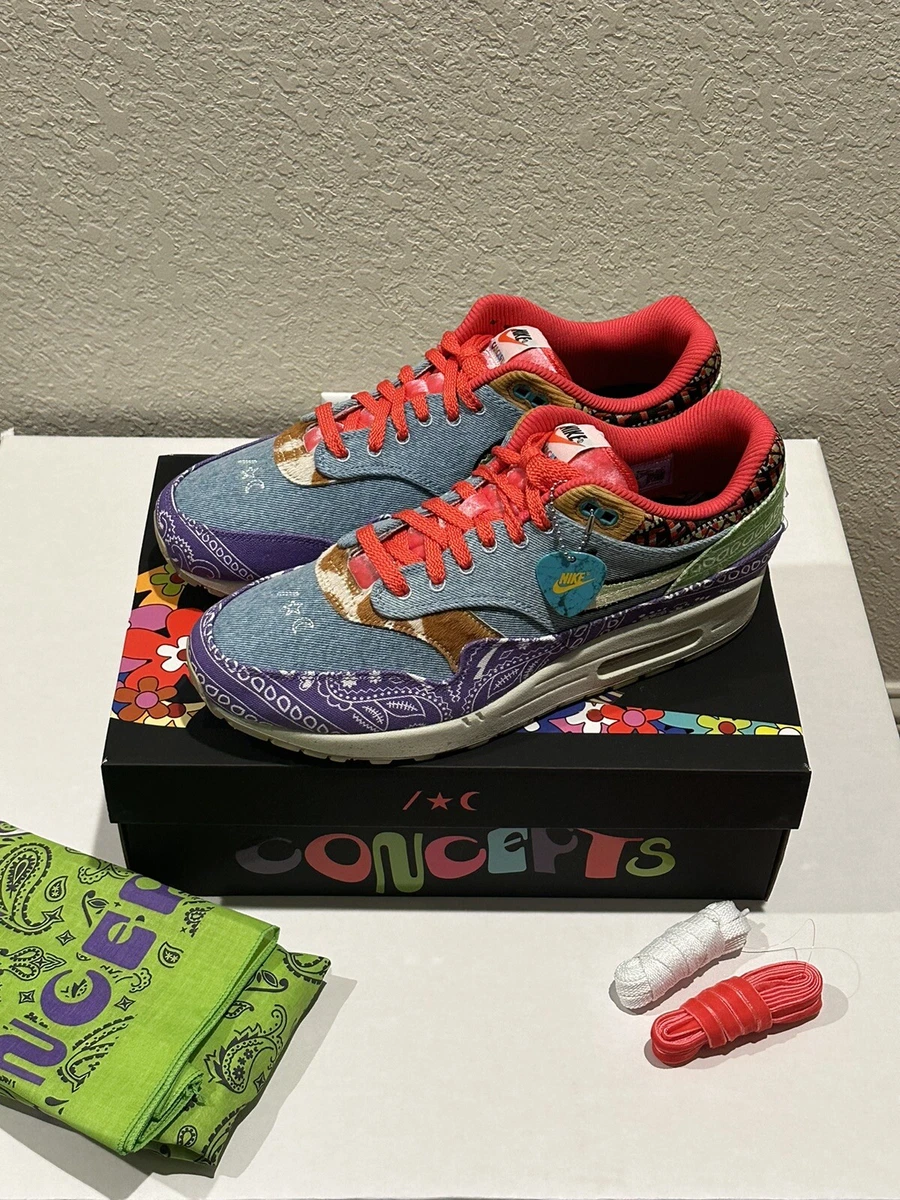 Sneakers far deals out