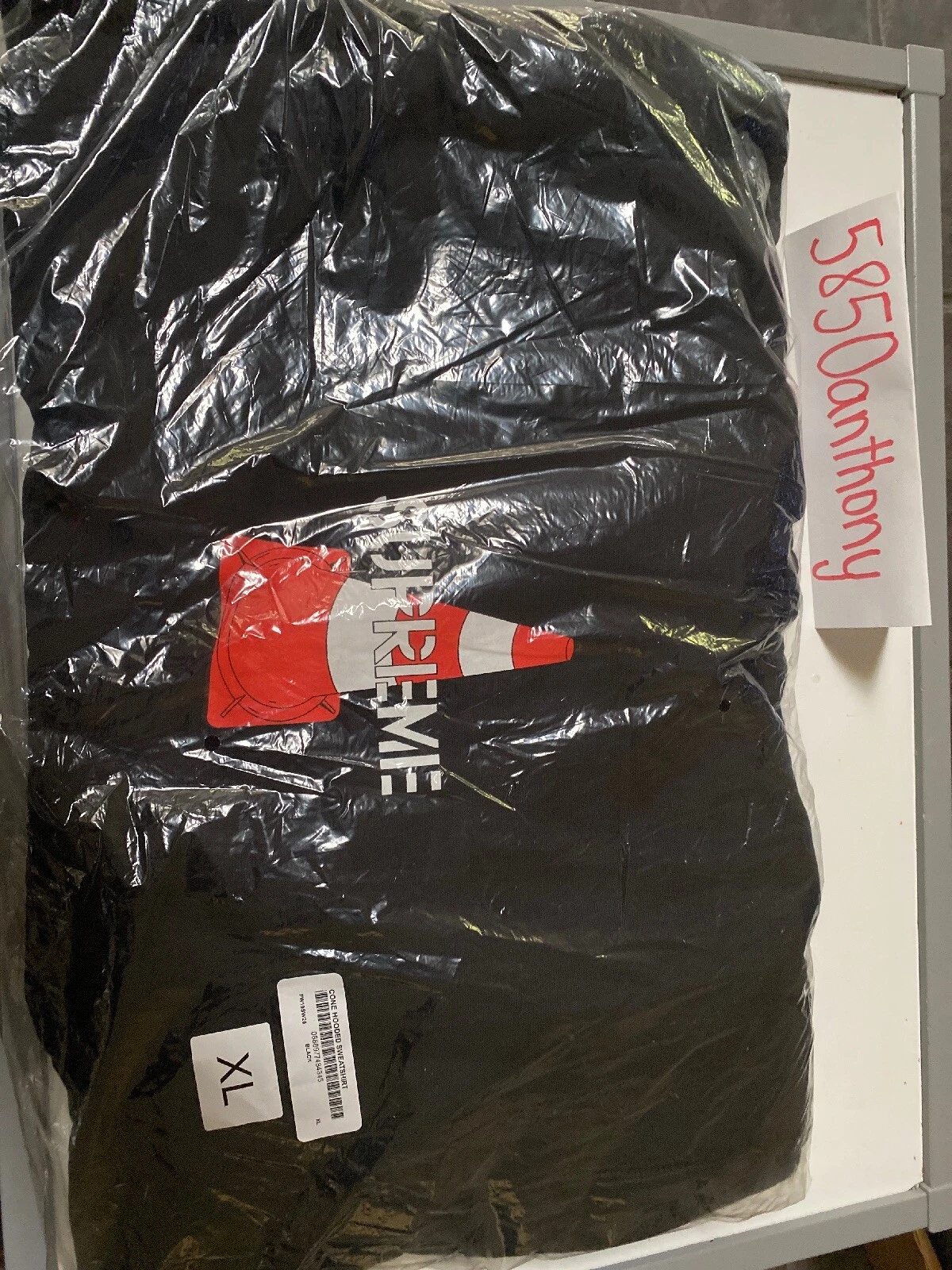 Sweat à capuche Supreme Cone taille XL noir
