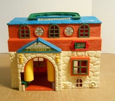 Thomas  Friends Sodor Steamworks Fold Open Take Along Building O26