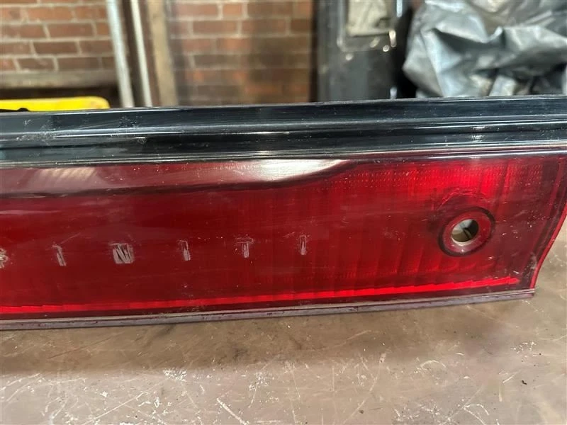 Luz trasera montada en panel para 95-97 INFINITI J30 568635 Foto 3 de 4