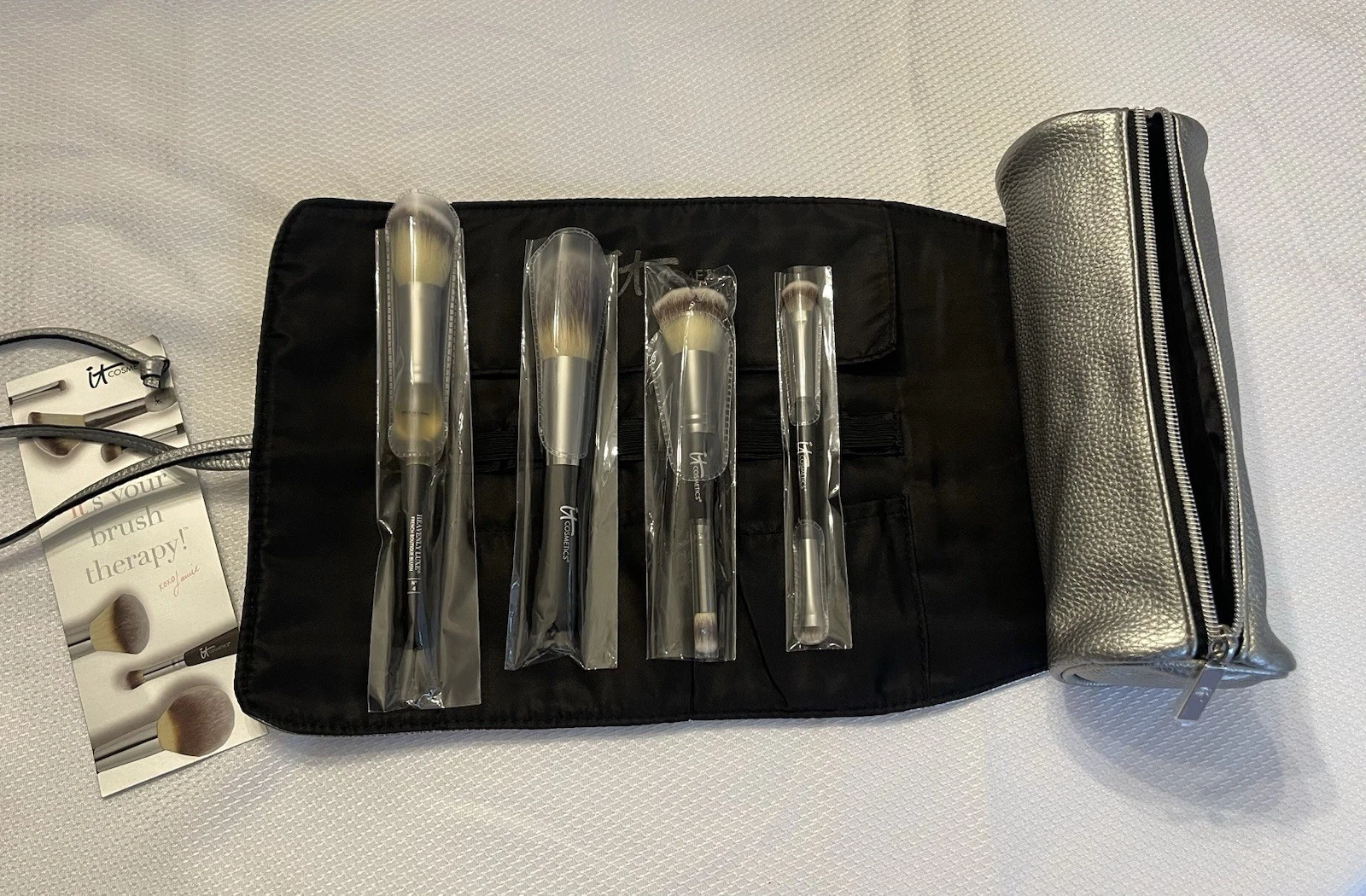 IT Cosmetics Heavenly Luxe Travel Brush Set Roll Case NWT - HTF
Opens in a new window or