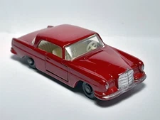 Very Nice Vintage Matchbox Lesney 1-75 Series #53 Mercedes-Benz 220 SE in Red