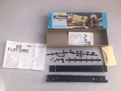 2 x Athearn 2001 Spur HO Hängerzug 86  Flachwagen einer gebaut einer ungebaut