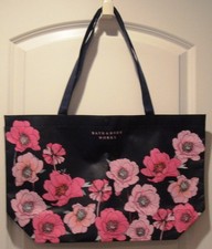 Bath  Body Works MOTHER  S DAY 2020 VIP Navy/Pink Floral TOTE Large Bag Only 
