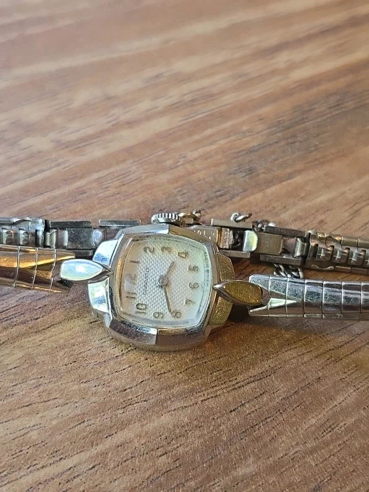 Reloj para mujer Swiss Caravelle M4 60F tono plata correa 10k GF para piezas o reparación Foto 3 de 4