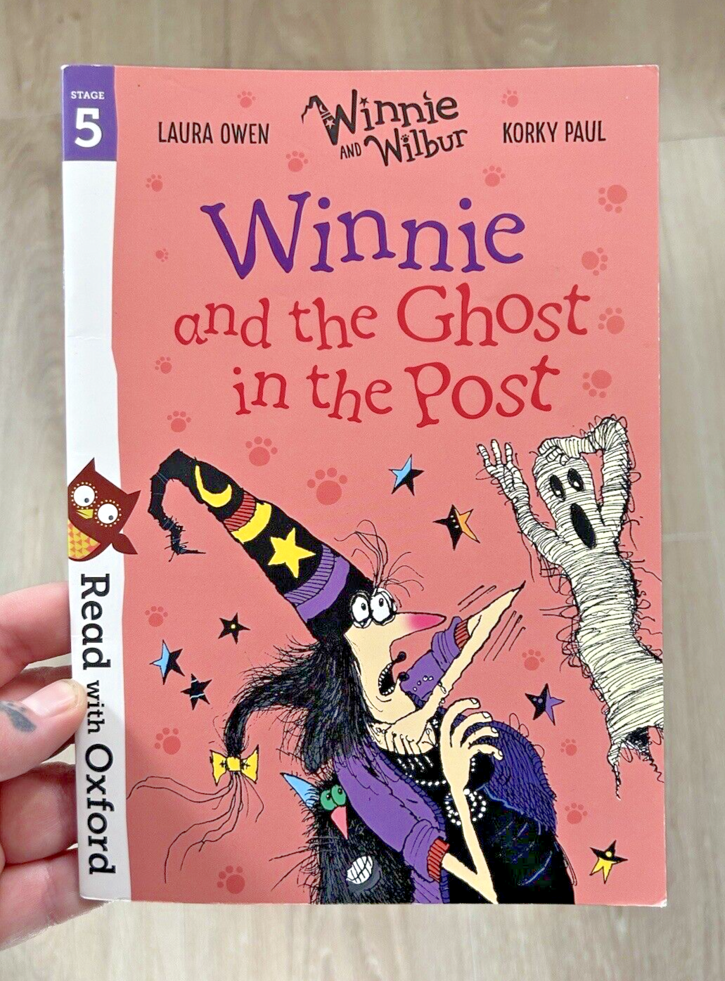 Winnie and Wilbur: Winnie And The Ghost In The Post (paperback) Stage 5 Book
