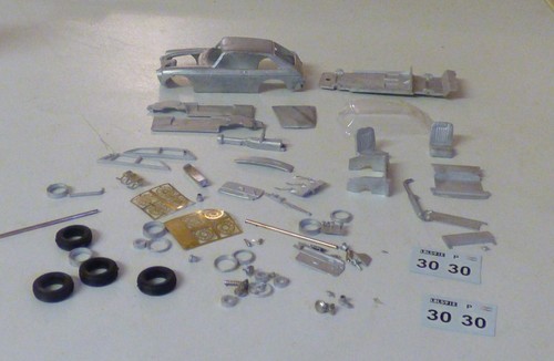 MGB GT Race and road cars in 1/43rd scale kit by K & R Replicas - Picture 2 of 5