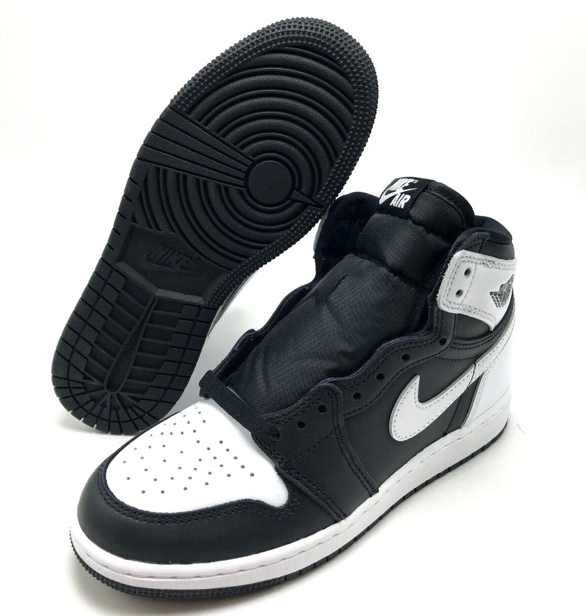 NEW* Youth NIKE AIR JORDAN 1 RETRO HIGH OG (GS) BLACK