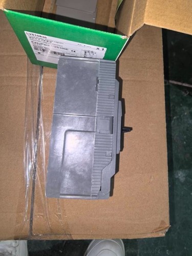 LV510836 Nuevo Schneider caja moldeada disyuntor CVS100E TM30D 30A 3P3D - Imagen 4 de 4