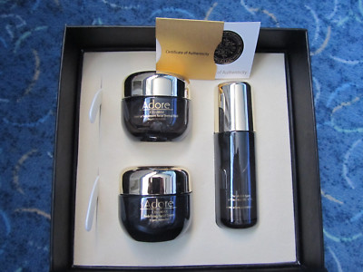ADORE , Beauty Geschenkset zur Pflege und Faltenreduzierung .