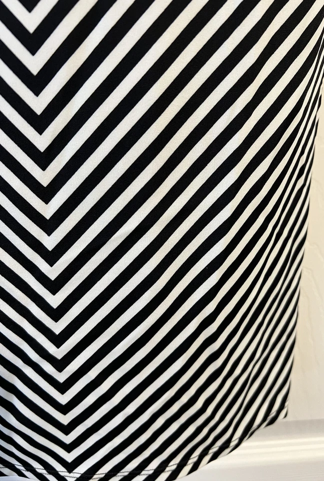 Athleta Swim Dress 34 D DD Black White Striped Classic Swimsuit Summer - Image 3 of 4