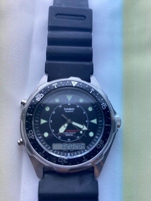 Vintage Casio AMW-320R Analog Digital Men's Watch - Black Dial ''Arnie''
