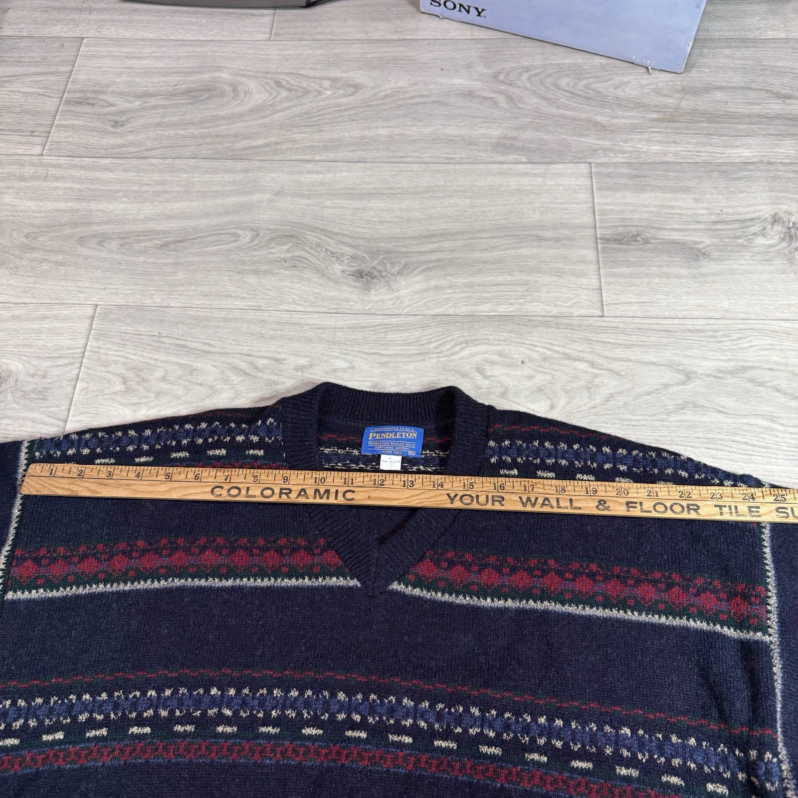 Vtg Pendleton 90% Wool Patterned Sweater V Neck XL - image 5