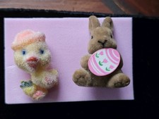 2 Vtg Pins Flocked Bunny Brown W Easter Egg Yellow Chick In Hat W Basket