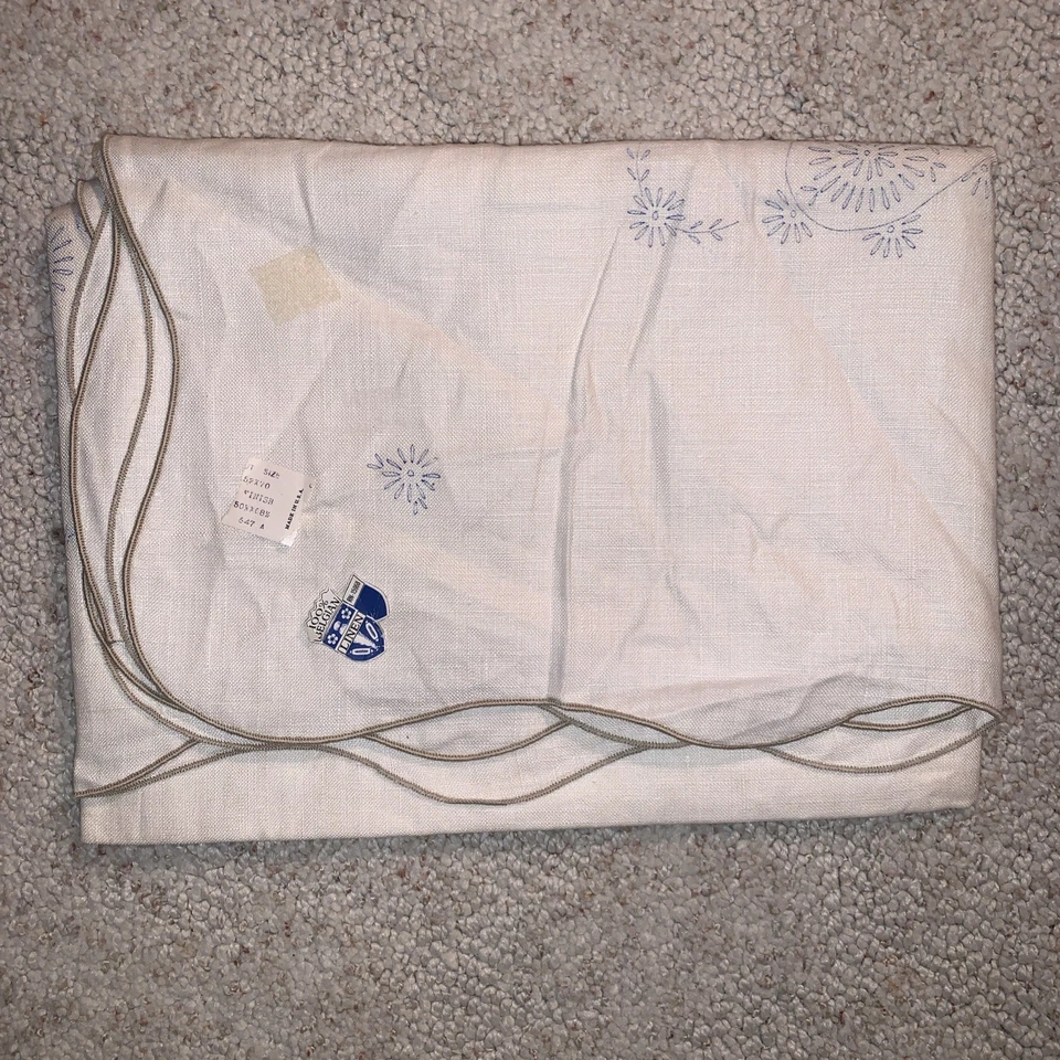 Vtg Stamped Tablecloth to Embroider 100% Belgian Linen 647a Scalloped 50 x 68 - Image 2 of 4