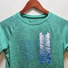 Under Armour Shirt Youth XL Green HeatGear Loose Fit Graphic Short Sleeve Gym