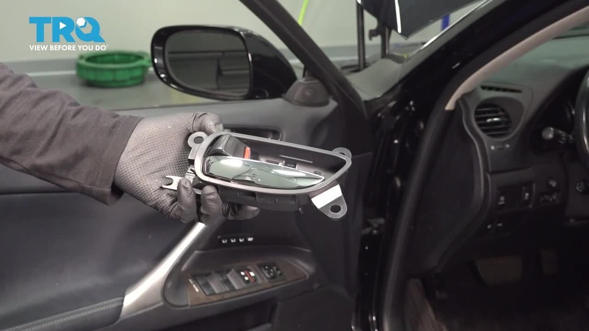 TRQ Interior Door Handle Chrome & Black Driver LH for 2006-2015