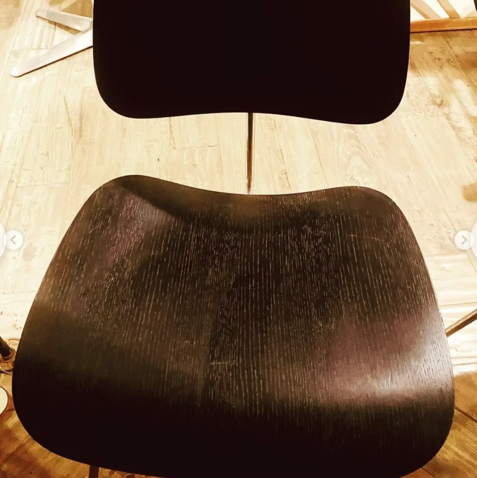 Sillas originales, vintage, años 70, Herman Miller, Eames, DCM, en negro (juego 4) Foto 3 de 4