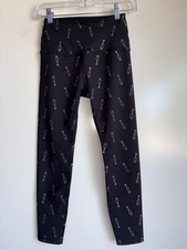 Beyond Yoga Leggings Size XS Black Wine Glass