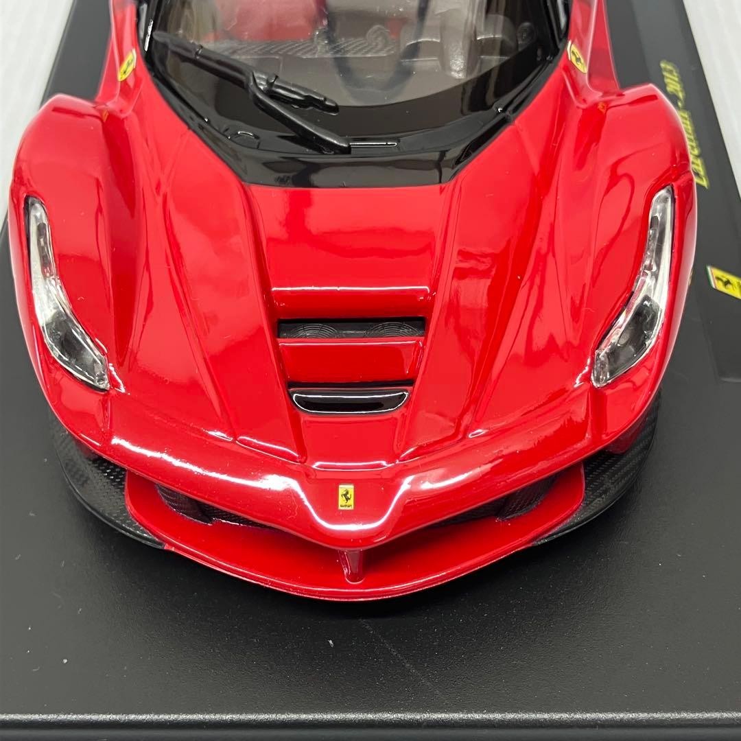 Ferrari Italia Lauda-2013 1/24 Neuve en boîte vitrine d'origine