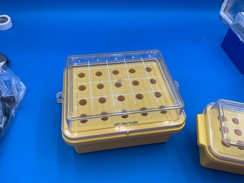 Laboratory benchtop cooler rack tube stand for PCR tube or 1.5 2 ml tube U Pick