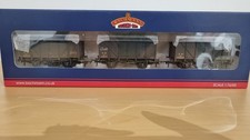 Bachmann 37-730Z GWR 12T Vent Vans GW Livery Weathered Hereford Exclusive 3 Pack