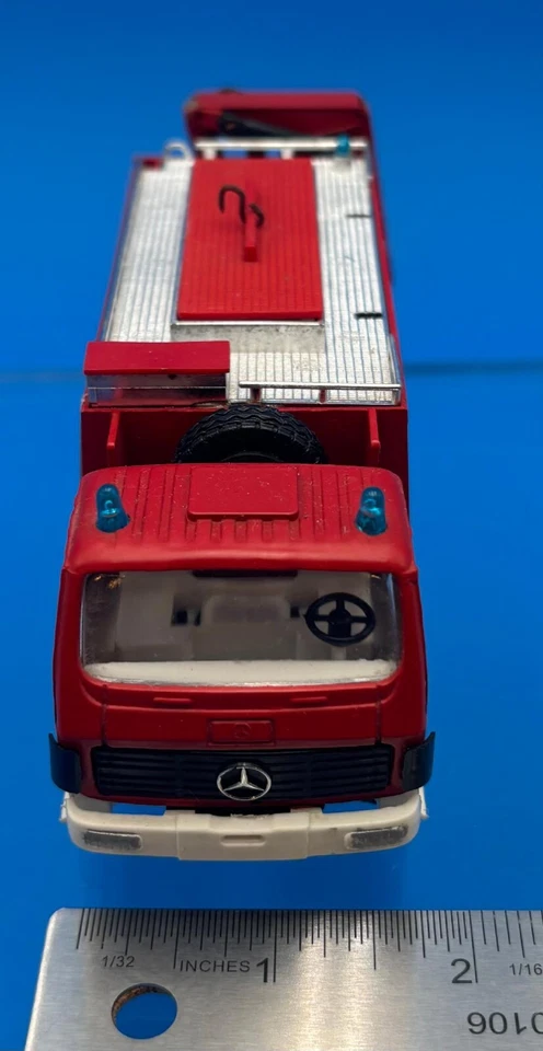 Camión de bomberos Conrad 3090 Mercedes Rosenbauer camión coleccionista juguete 1/50 Alemania FD Foto 4 de 4